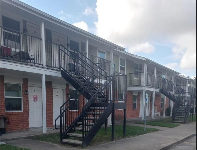 516 Laredo, Navasota, TX 77868