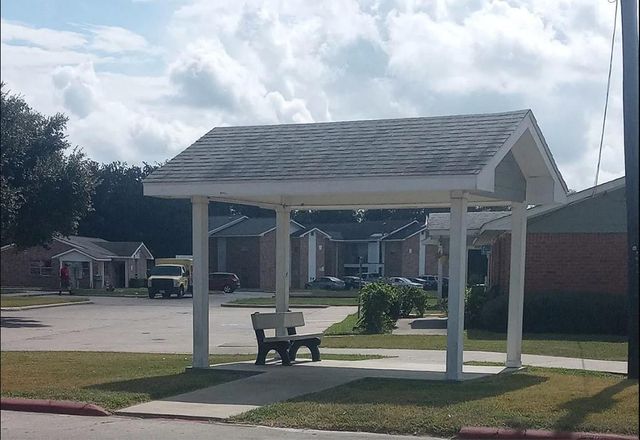 516 Laredo, Navasota, TX 77868