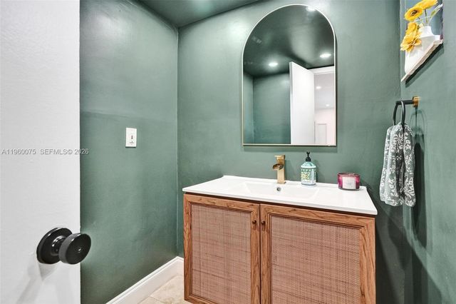 1165 99th St 2, Bay Harbor Islands, FL 33154