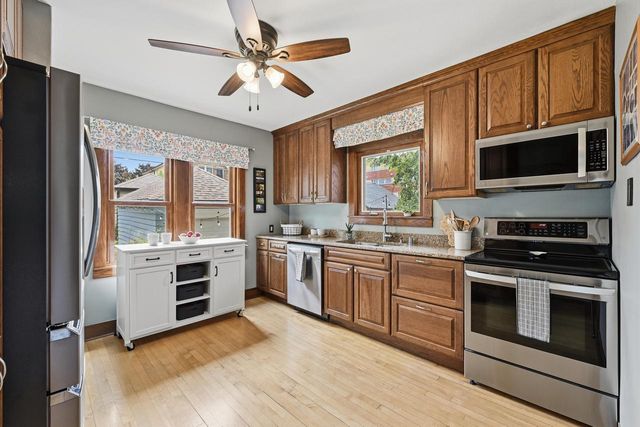 4030 N Larkin STREET, Shorewood, WI 53211