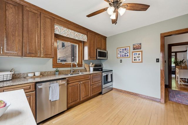 4030 N Larkin STREET, Shorewood, WI 53211