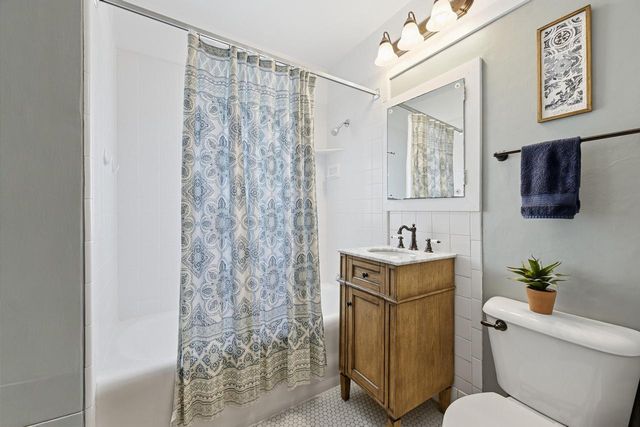 4030 N Larkin STREET, Shorewood, WI 53211