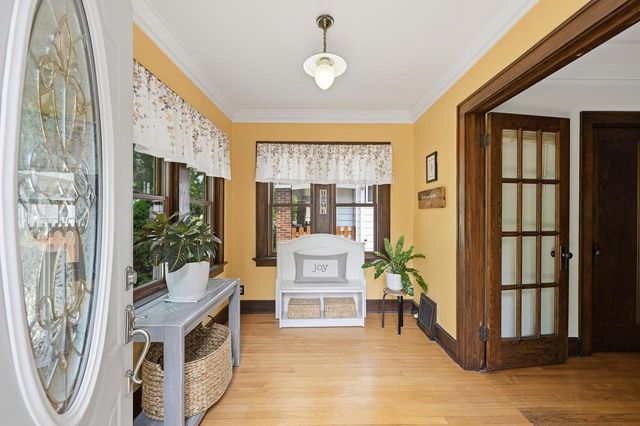 4030 N Larkin STREET, Shorewood, WI 53211