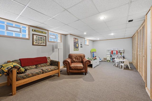 4030 N Larkin STREET, Shorewood, WI 53211