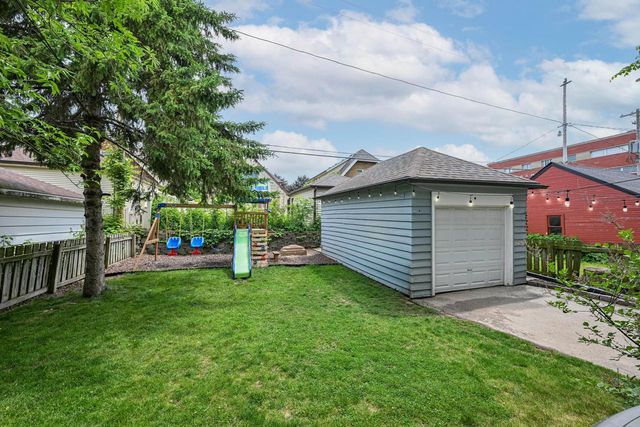 4030 N Larkin STREET, Shorewood, WI 53211