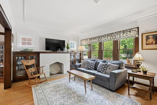 4030 N Larkin STREET, Shorewood, WI 53211