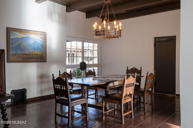 5055 N Calle La Vela, Tucson, AZ 85718