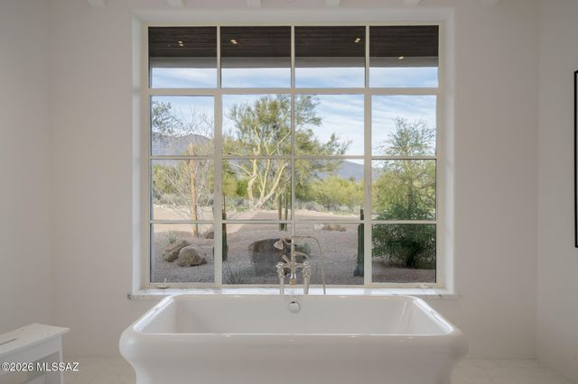 5055 N Calle La Vela, Tucson, AZ 85718