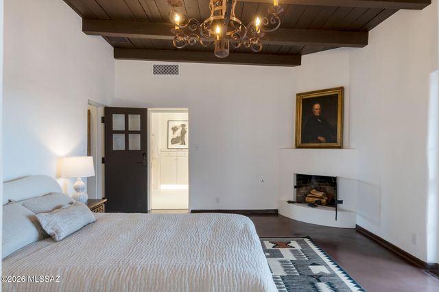 5055 N Calle La Vela, Tucson, AZ 85718