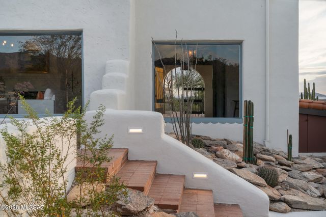 5055 N Calle La Vela, Tucson, AZ 85718