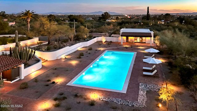 5055 N Calle La Vela, Tucson, AZ 85718