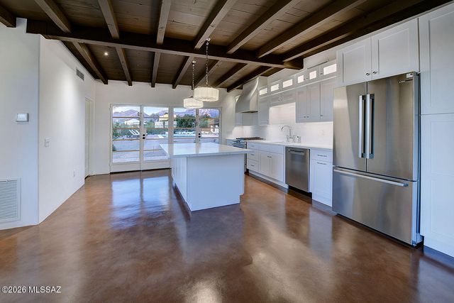 5055 N Calle La Vela, Tucson, AZ 85718