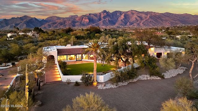 5055 N Calle La Vela, Tucson, AZ 85718