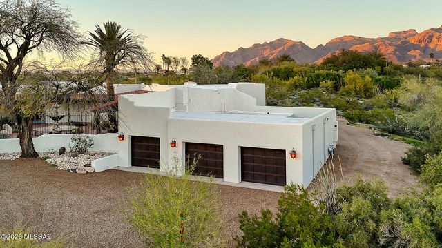 5055 N Calle La Vela, Tucson, AZ 85718