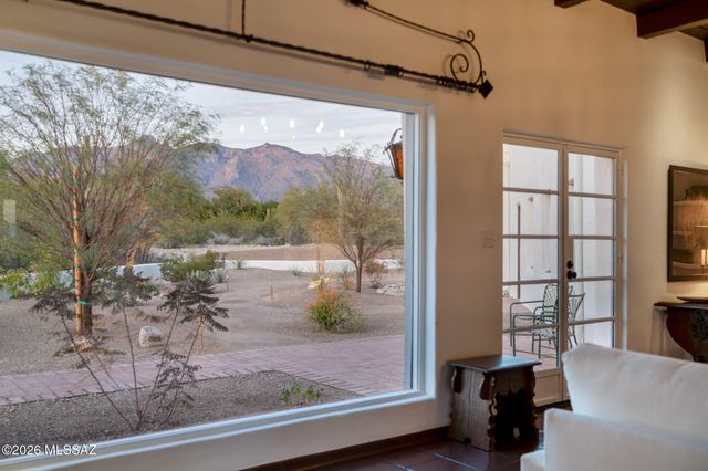 5055 N Calle La Vela, Tucson, AZ 85718