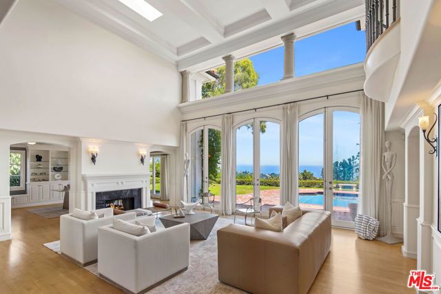 10814 Savona Road, Los Angeles, CA 90077