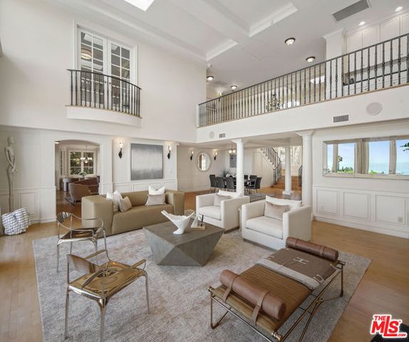 10814 Savona Road, Los Angeles, CA 90077