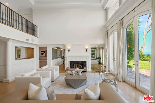 10814 Savona Road, Los Angeles, CA 90077