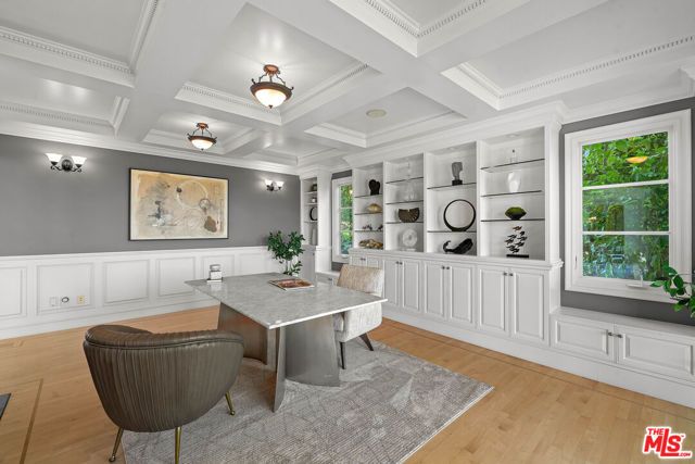 10814 Savona Road, Los Angeles, CA 90077