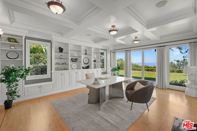 10814 Savona Road, Los Angeles, CA 90077