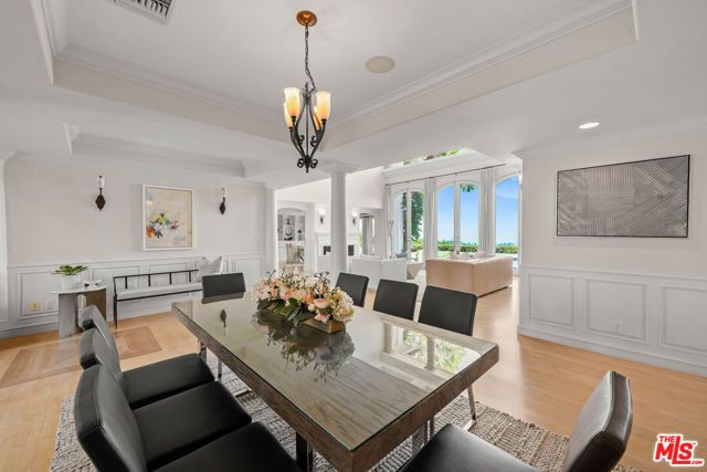 10814 Savona Road, Los Angeles, CA 90077