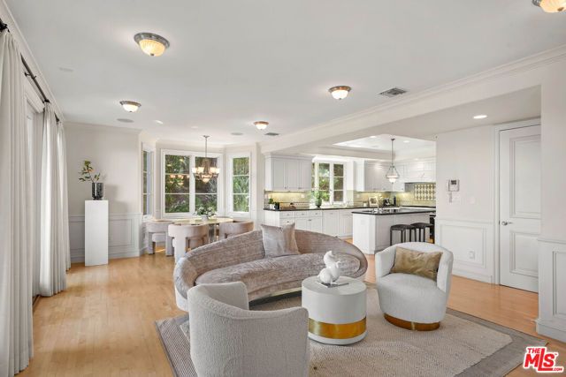 10814 Savona Road, Los Angeles, CA 90077