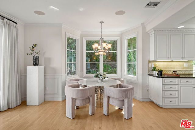 10814 Savona Road, Los Angeles, CA 90077