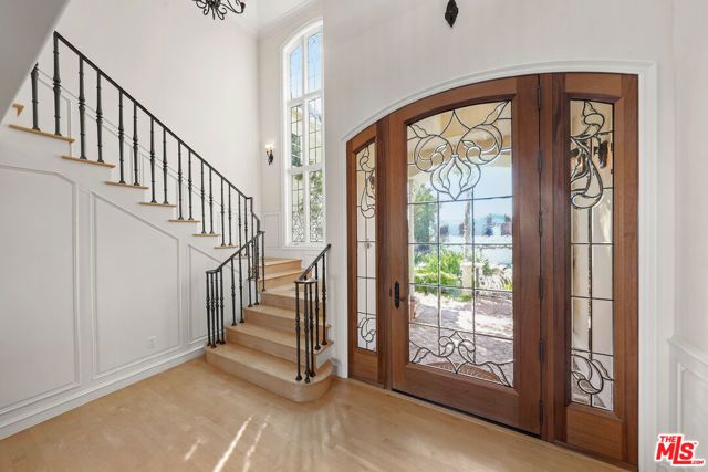 10814 Savona Road, Los Angeles, CA 90077