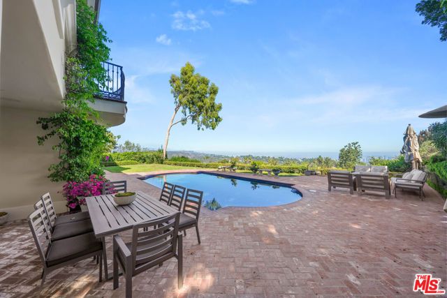 10814 Savona Road, Los Angeles, CA 90077