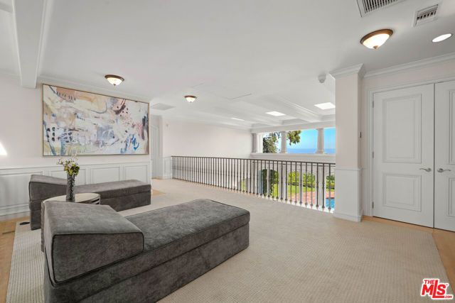 10814 Savona Road, Los Angeles, CA 90077