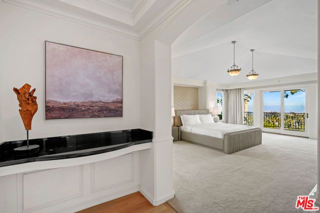 10814 Savona Road, Los Angeles, CA 90077