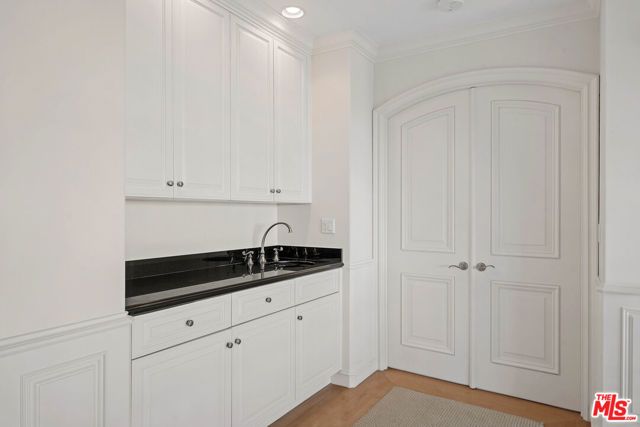 10814 Savona Road, Los Angeles, CA 90077