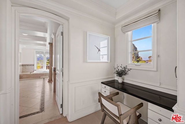 10814 Savona Road, Los Angeles, CA 90077