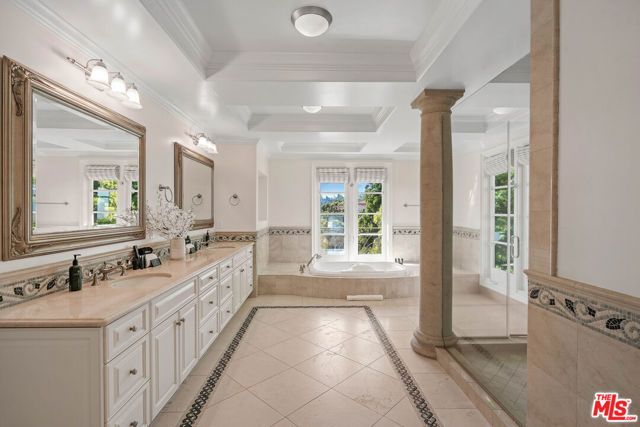 10814 Savona Road, Los Angeles, CA 90077