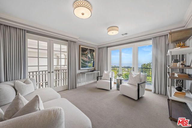 10814 Savona Road, Los Angeles, CA 90077