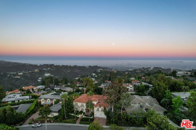 10814 Savona Road, Los Angeles, CA 90077