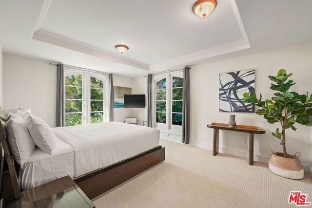 10814 Savona Road, Los Angeles, CA 90077