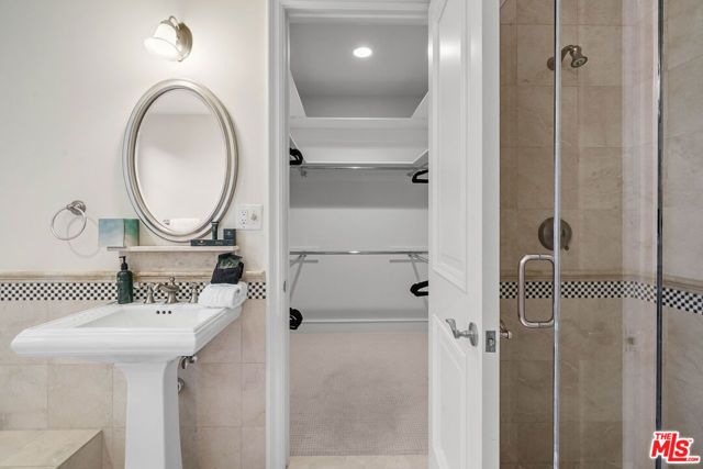 10814 Savona Road, Los Angeles, CA 90077