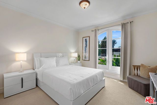 10814 Savona Road, Los Angeles, CA 90077