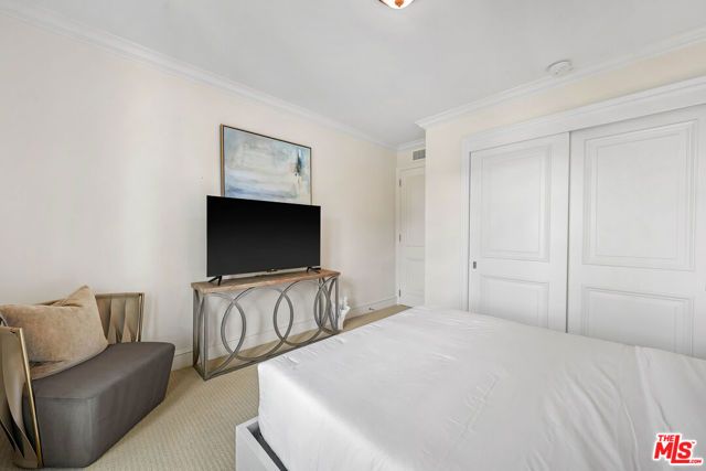 10814 Savona Road, Los Angeles, CA 90077