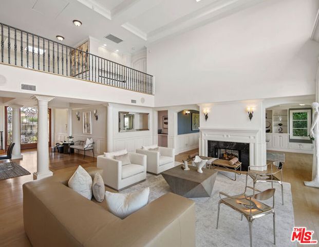 10814 Savona Road, Los Angeles, CA 90077