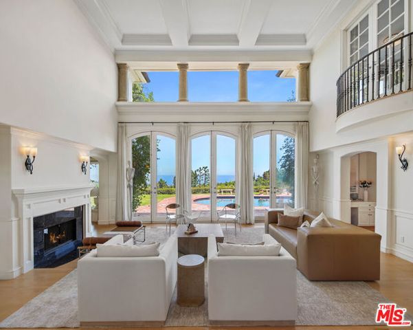 10814 Savona Road, Los Angeles, CA 90077