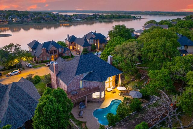 29 Remington Drive W, Highland Village, TX 75077