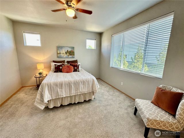 5645 56th Loop SE, Lacey, WA 98503