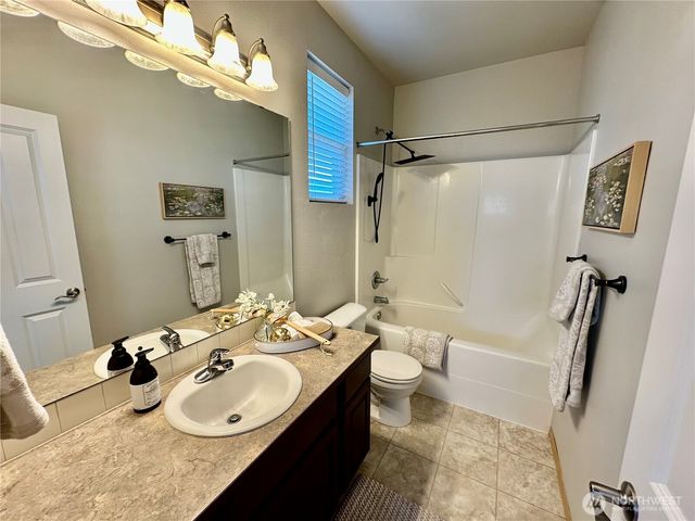 5645 56th Loop SE, Lacey, WA 98503