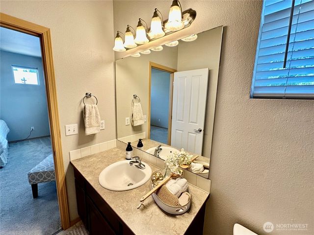 5645 56th Loop SE, Lacey, WA 98503