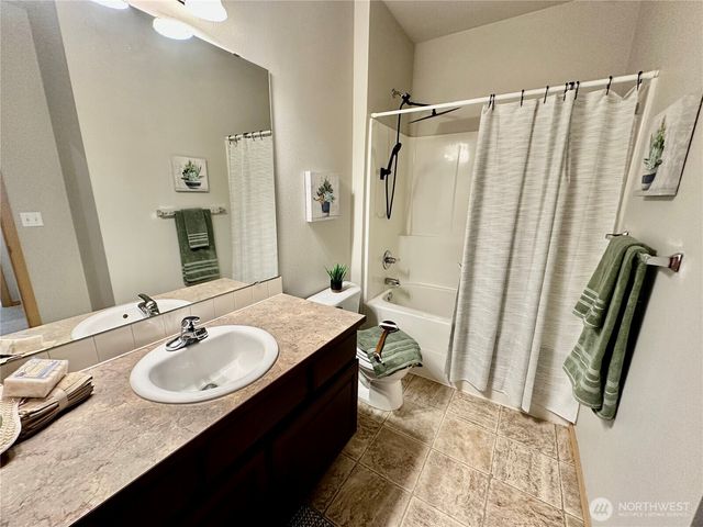 5645 56th Loop SE, Lacey, WA 98503