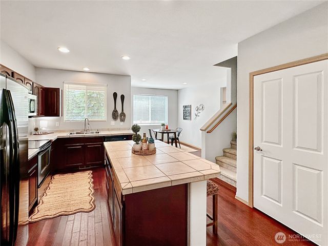 5645 56th Loop SE, Lacey, WA 98503