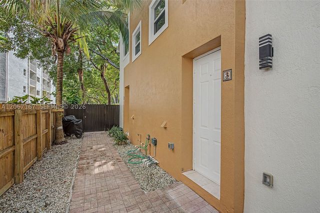 2945 Coconut Ave 3, Miami, FL 33133