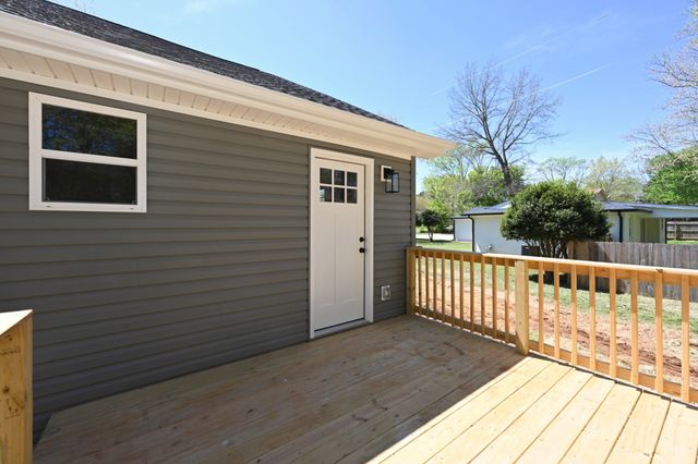 121 Saratoga Dr, Clarksville, TN 37042